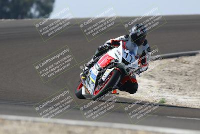 media/Nov-01-2025-TrackDaz (Sat) [[2b4d5192bc]]/B Group/1220pm (Turn 2 Outside)/